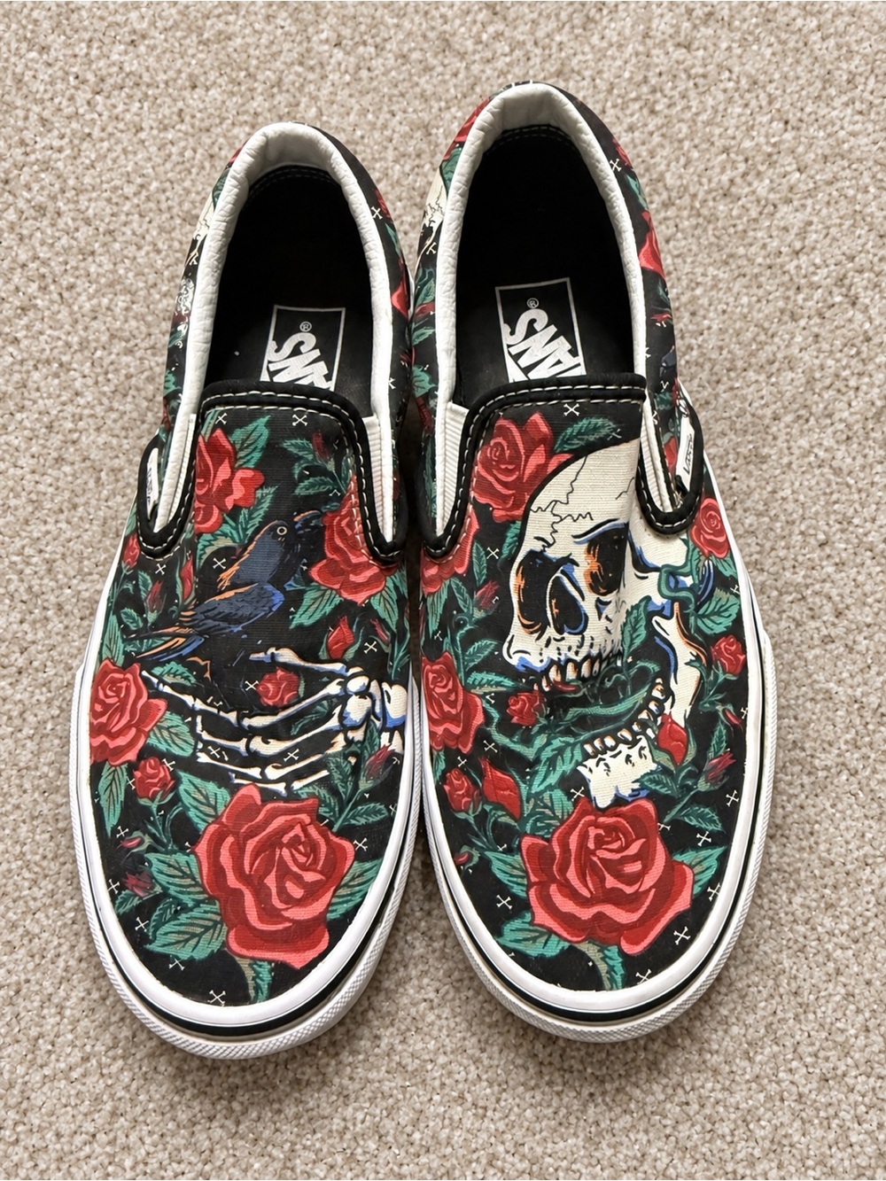 Vans Rose Skulls Classic Slip-On Shoes Women’s 7